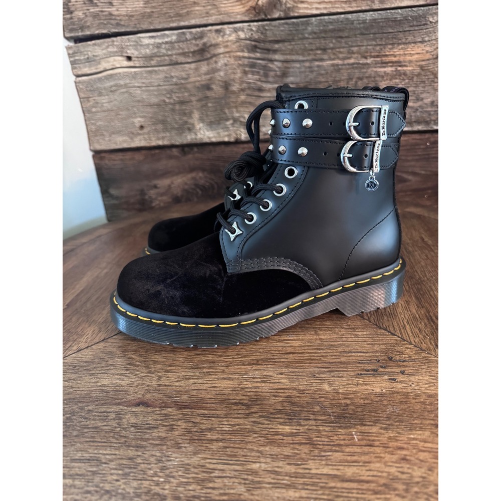 Dr. Martens Wednesday 1460 Black Leather Velvet Buckle Studded Boot men 6 lady 7